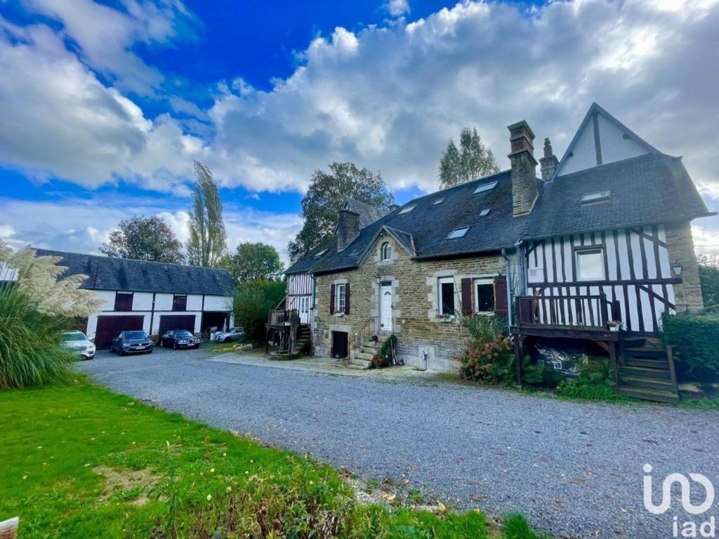 Maison La Motte With Bicycle Parking Saint-Hilaire-du-Harcouët エクステリア 写真